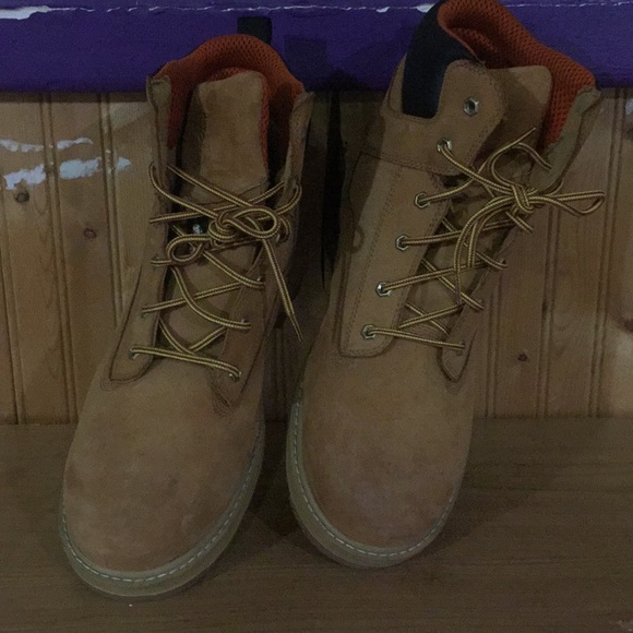 Shoe - Picture 4 of 4